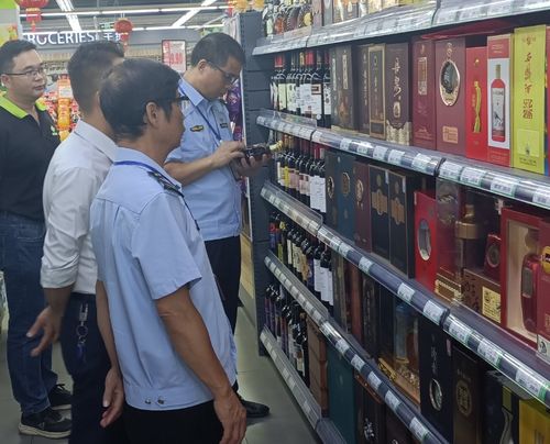 柳江區(qū)市場監(jiān)管局持續(xù)發(fā)力 特供酒“清源打鏈”專項行動筑牢酒類經(jīng)營安全防線